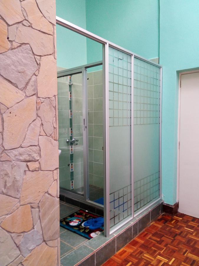 Kijiji Homestay Найроби Екстериор снимка