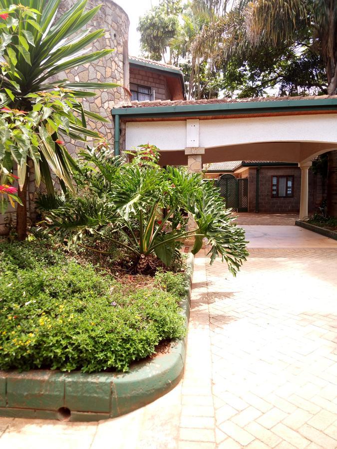 Kijiji Homestay Найроби Екстериор снимка