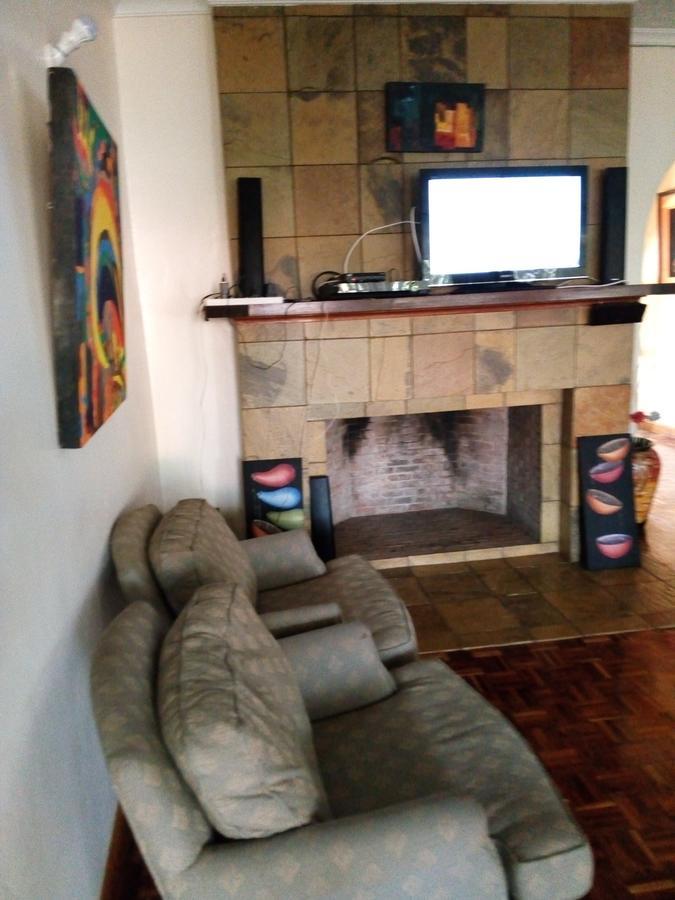 Kijiji Homestay Найроби Екстериор снимка